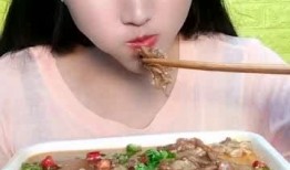 吃货小姐姐吃哈密瓜,吃货小姐姐的哈密瓜盛宴之旅