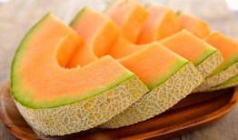 吃哈密瓜的男孩,哈密瓜男孩的甜蜜时光