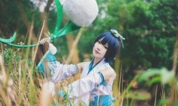 吃瓜cos小草神,吃瓜cos的趣味演绎