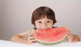 吃瓜得传染病,吃瓜也能传染？揭秘“吃瓜得传染病”背后的真相