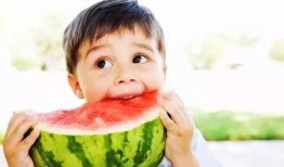 潮汕搞笑吃秋瓜视频,趣味横生的传统美食体验