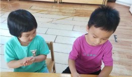 幼儿园小班吃瓜,小班萌娃欢乐吃瓜时光